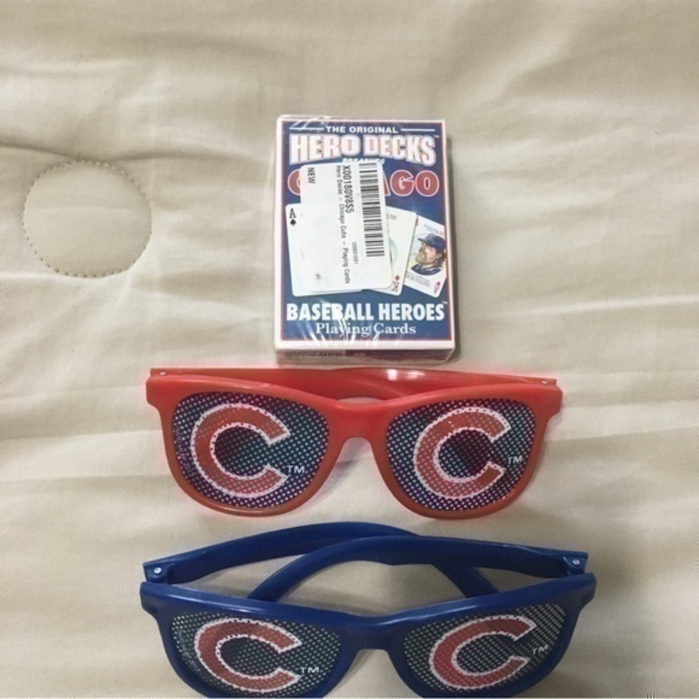 Chicago Cubs Hero Decks playing cards and 2 pairs of sunglasses